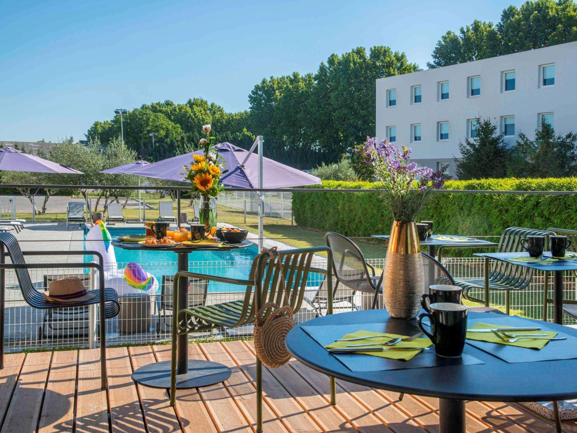 Ibis Styles Pertuis Portes Du Luberon Exterior foto